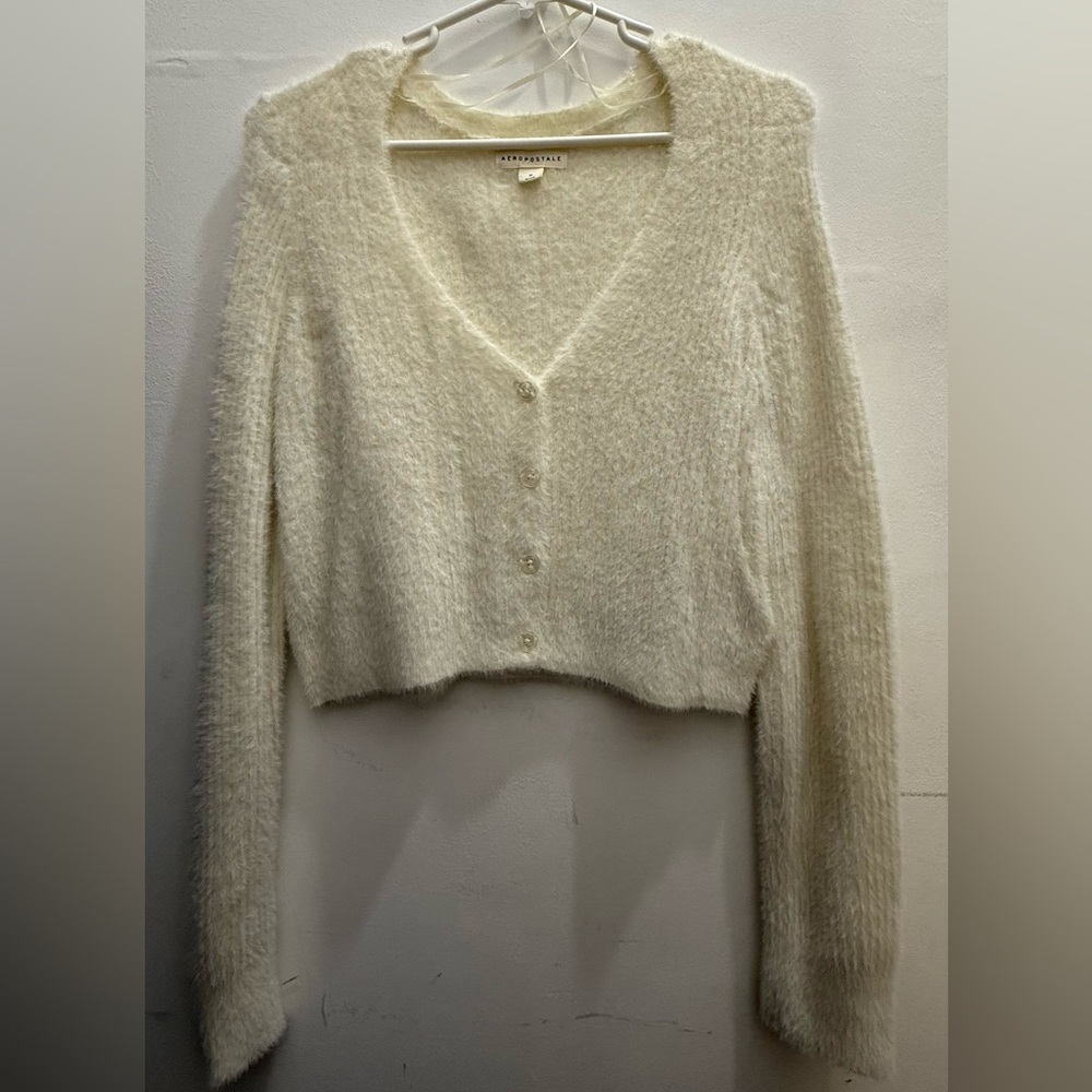 Fluffy cropped cardigan in Medium!